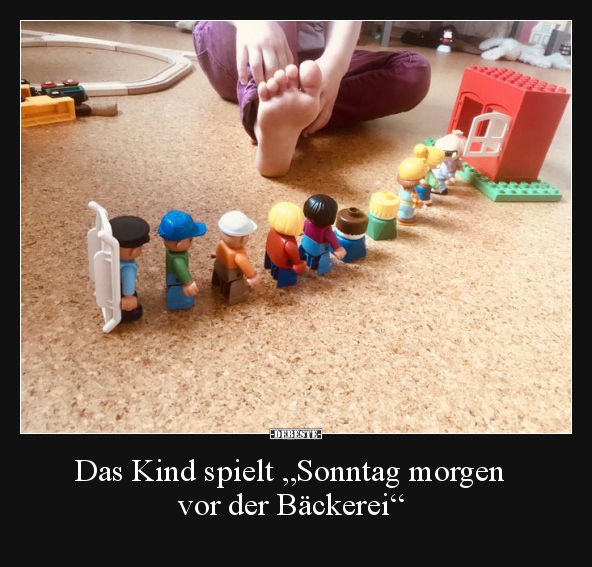 Das Kind spielt „Sonntag morgen vor der Bäckerei“.. - Lustige Bilder | DEBESTE.de