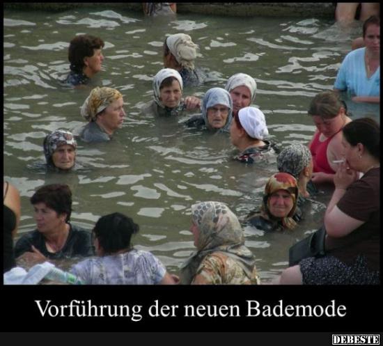 Vorführung der neuen Bademode.. - Lustige Bilder | DEBESTE.de