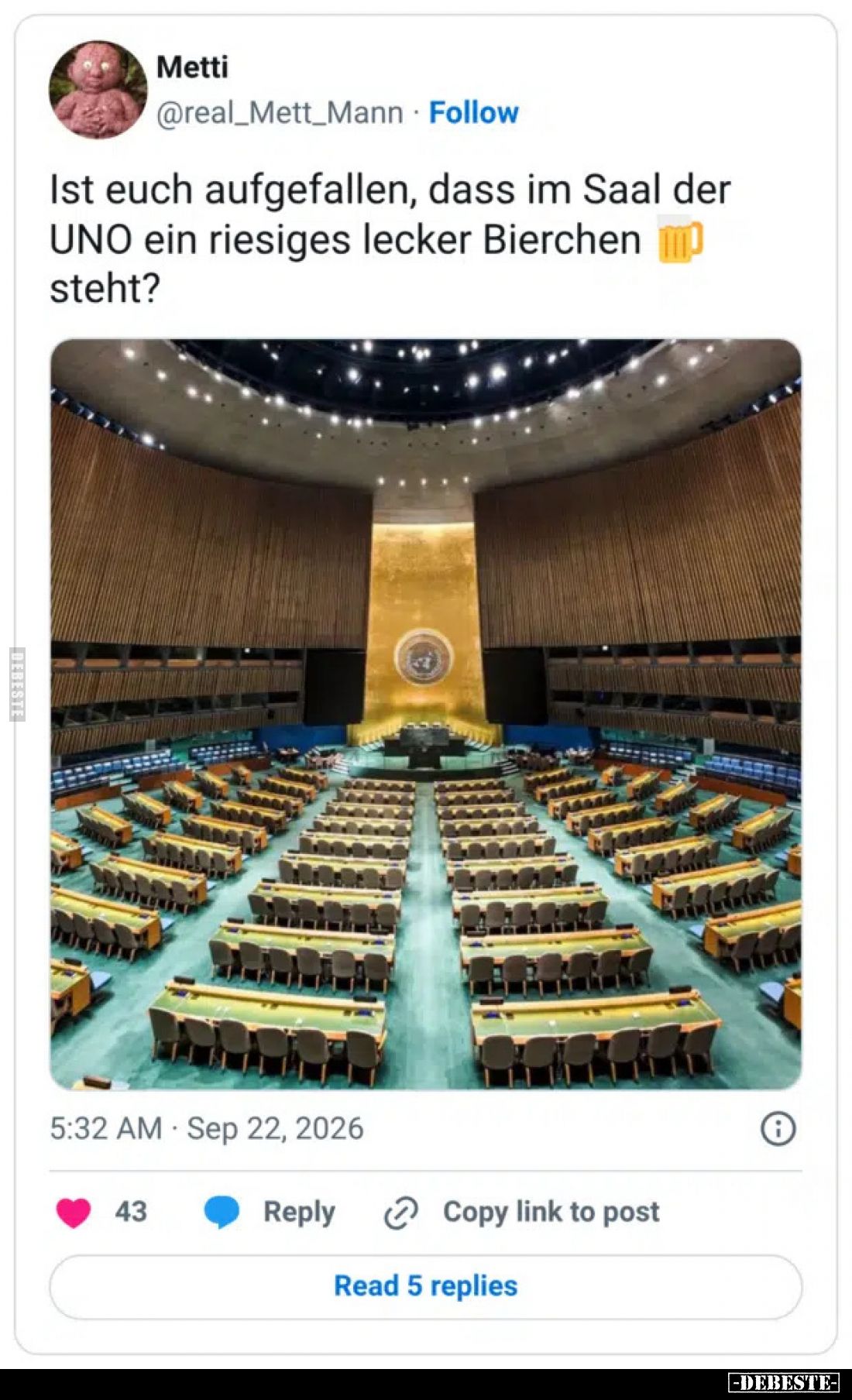 Ist euch aufgefallen, dass im Saal der UNO ein riesiges lecker Bierchen steht?