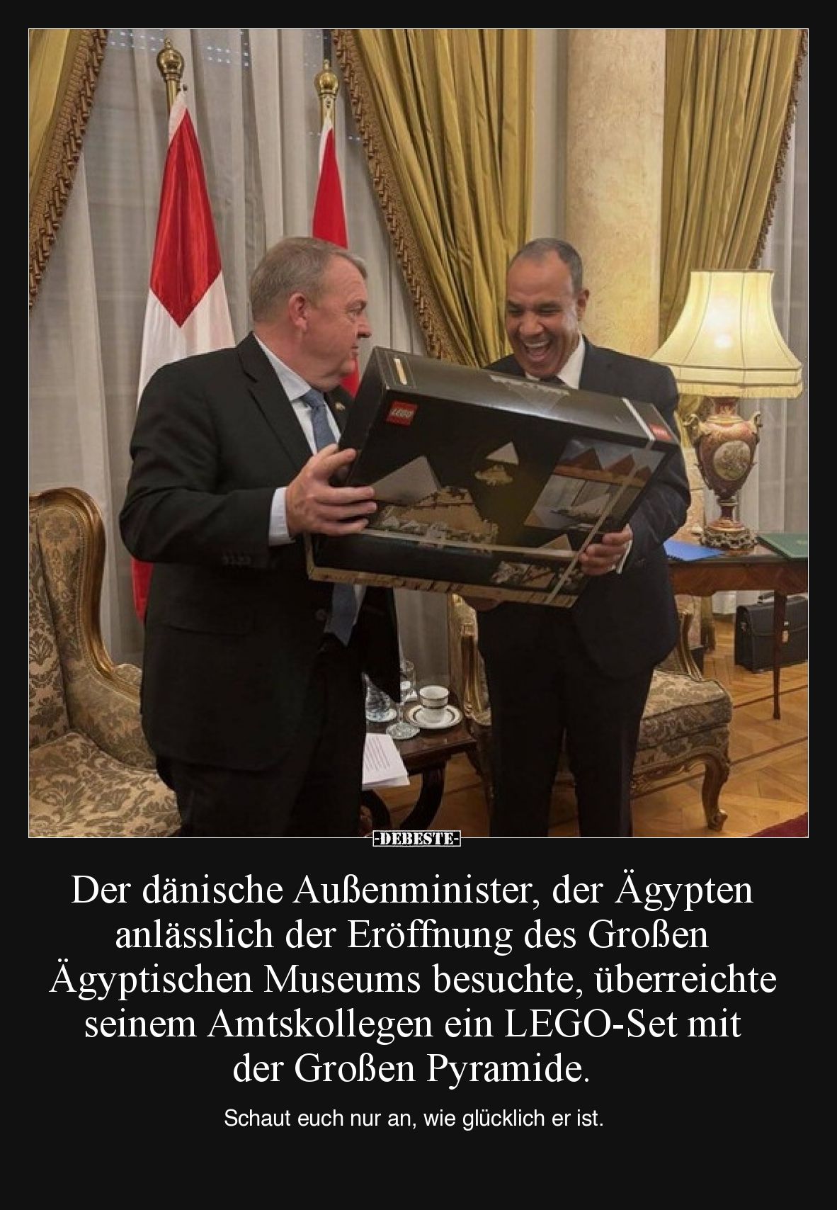 Der dänische Außenminister, der Ägypten anlässlich der Eröffnung des Großen Ägyptischen Museums besuchte, überreichte seinem ...