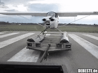 Wie startet man ein Wasserflugzeug an Land? - Lustige Bilder | DEBESTE.de