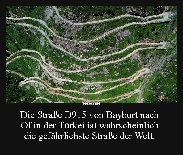 Die Straße D915 von Bayburt nach Of in der Türkei ist..