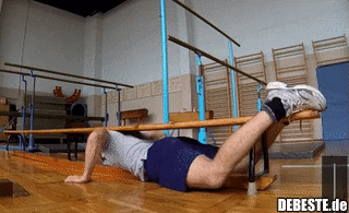 Wie man Liegestützen nur mit den Armen machen kann..