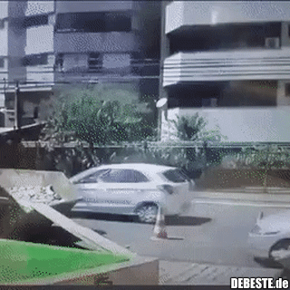 Zum Glück hat er ne Schutzbasecap auf !