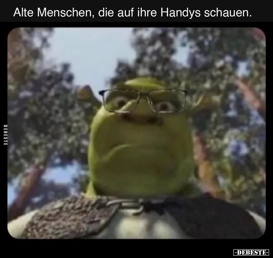 Alte Menschen, die auf ihre Handys schauen.