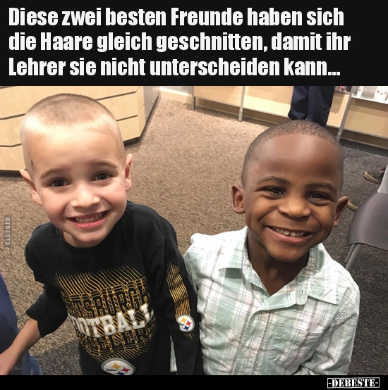 Diese zwei besten Freunde haben sich die Haare gleich..