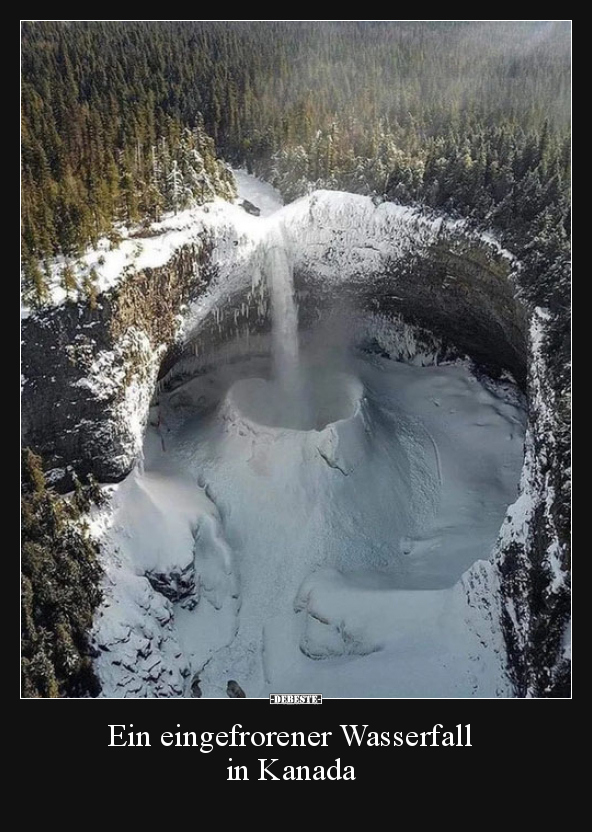 Ein eingefrorener Wasserfall in Kanada..