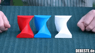 Ein Würfel in 3 Teile geteilt..