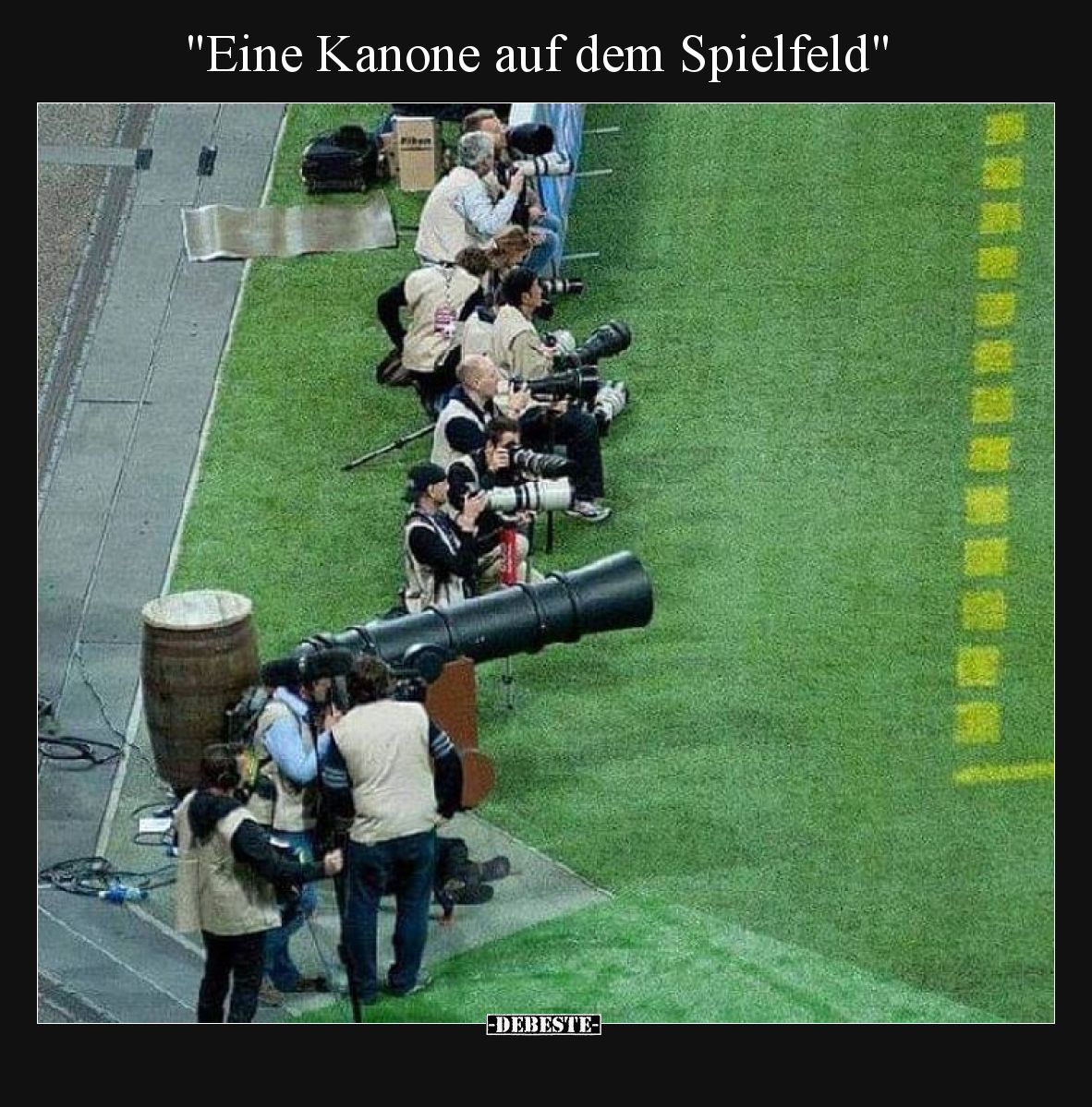 Eine Kanone auf dem Spielfeld