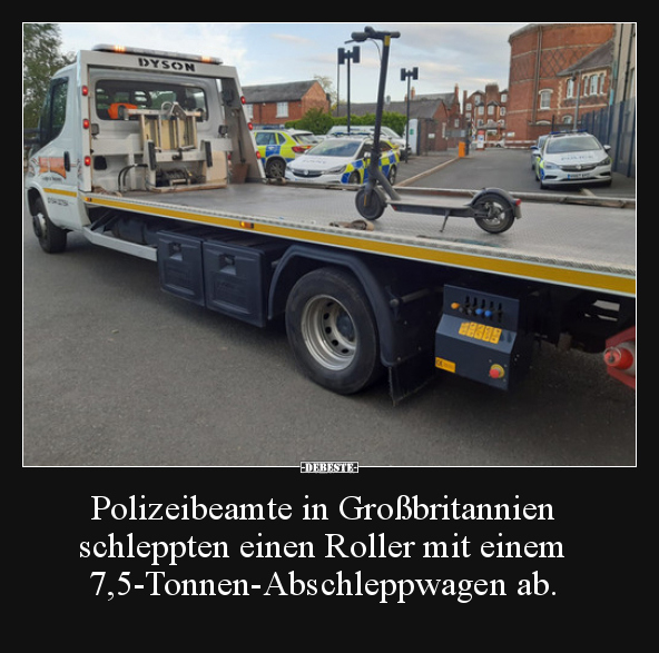 Polizeibeamte in Großbritannien schleppten einen Roller.. - Lustige Bilder | DEBESTE.de