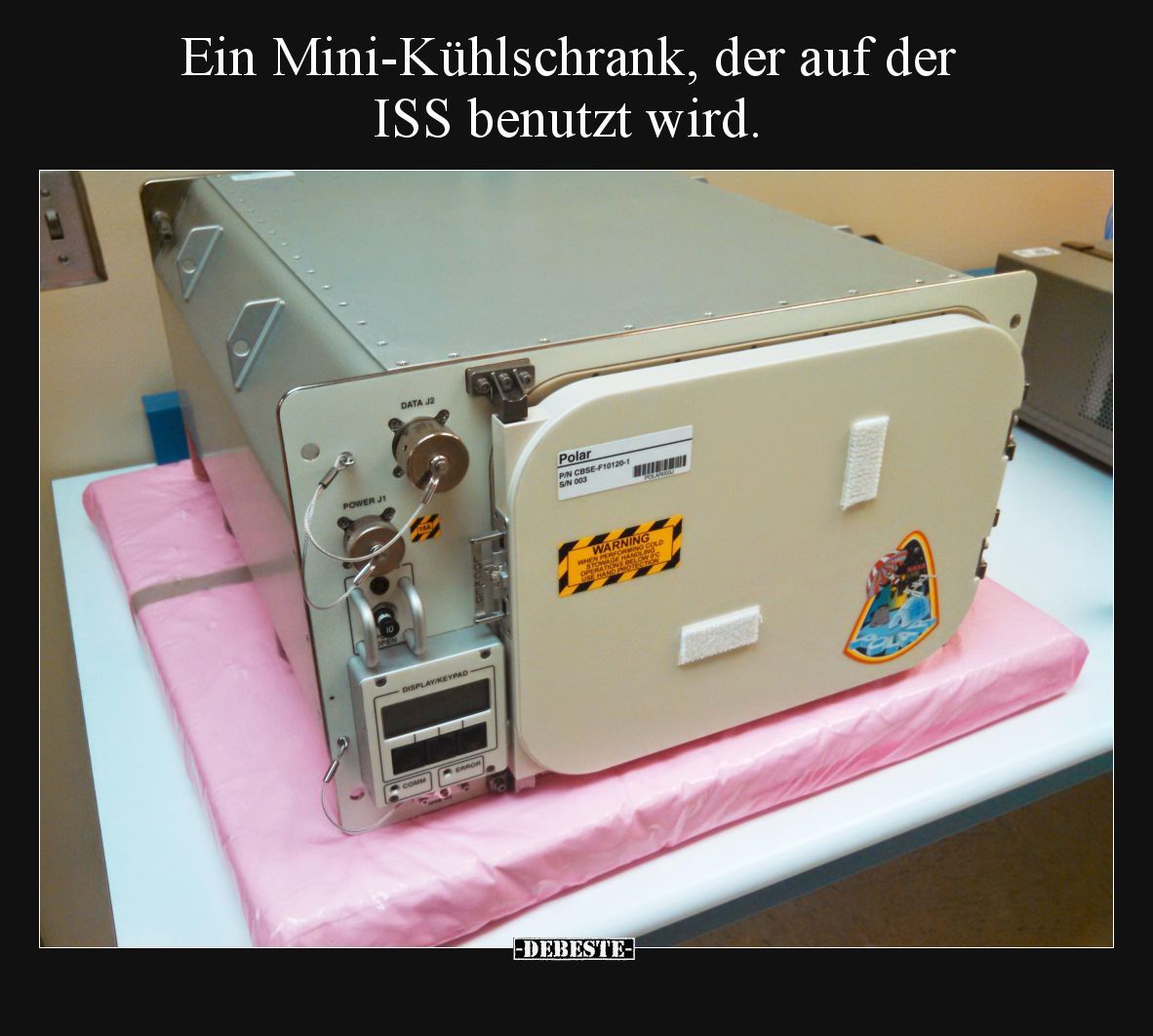 Ein Mini-Kühlschrank, der auf der ISS benutzt wird.