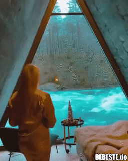 Häuschen am Flussufer in Jølstraholmen, Norwegen..