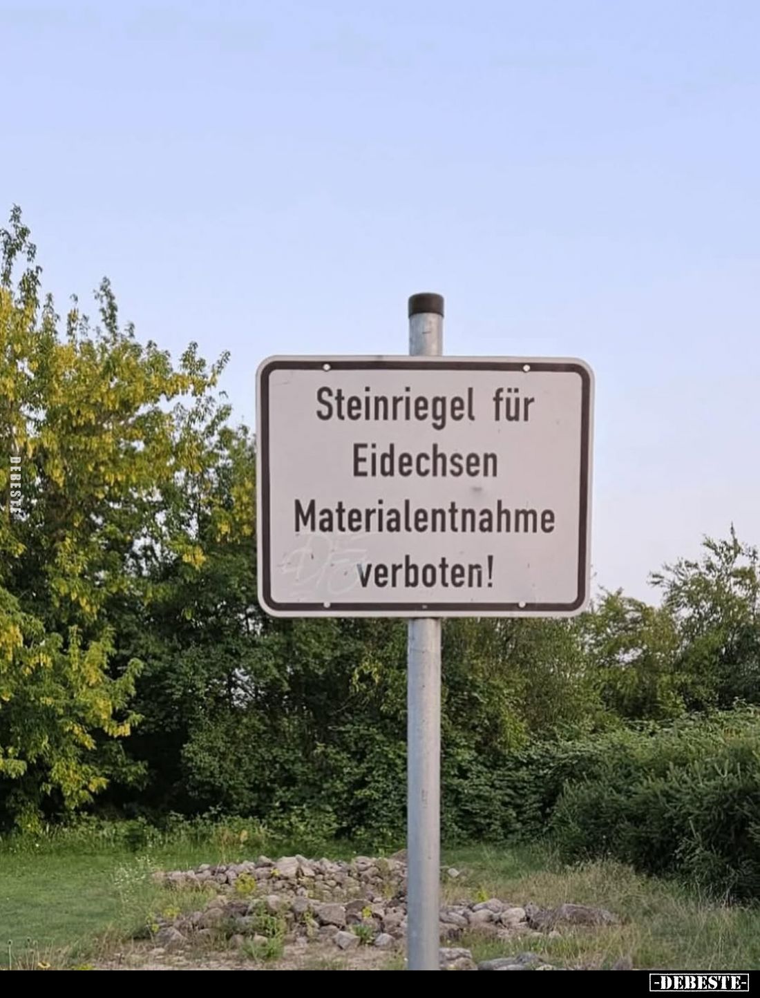 Steinriegel für Eidechsen Materialentnahme verboten!