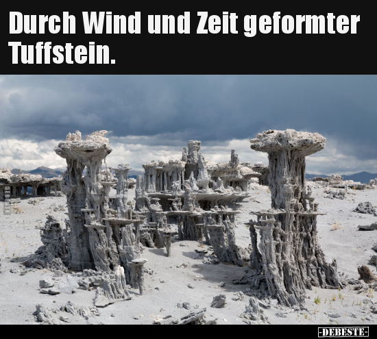 Durch Wind und Zeit geformter Tuffstein...