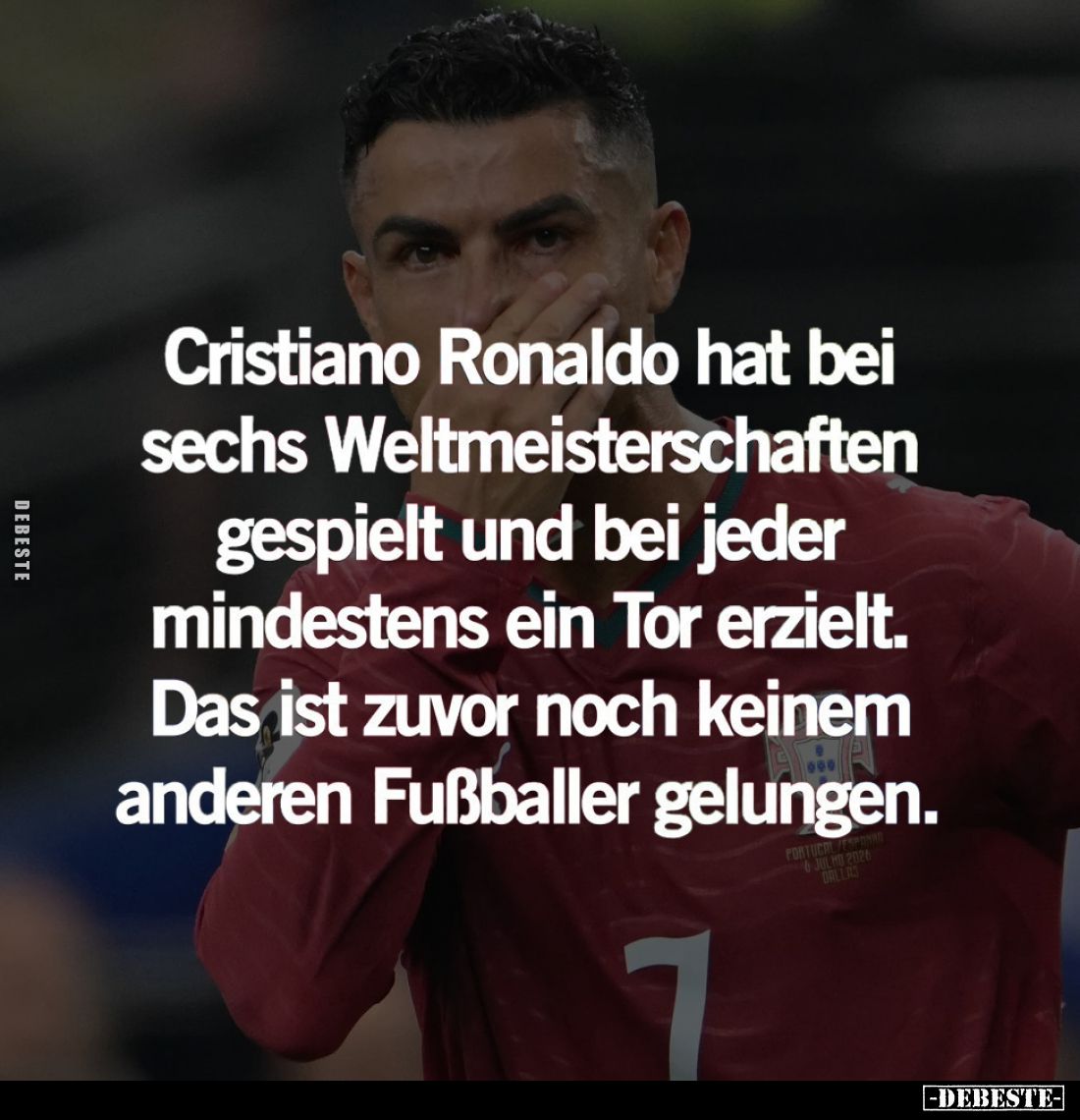 Cristiano Ronaldo hat bei sechs Weltmeisterschaften gespielt und bei jeder mindestens ein Tor erzielt.
Das ist zuvor noch ke...
