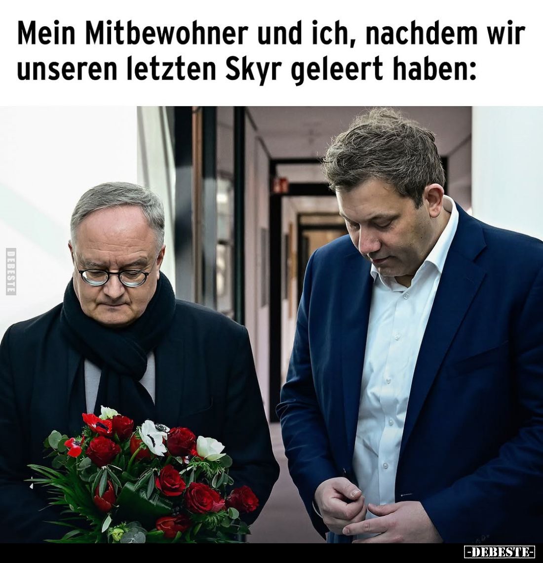 Mein Mitbewohner und ich, nachdem wir unseren letzten Skyr geleert haben: