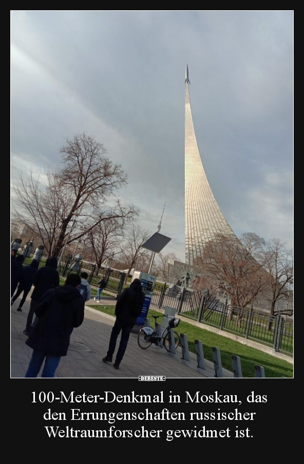 100-Meter-Denkmal in Moskau, das den Errungenschaften..