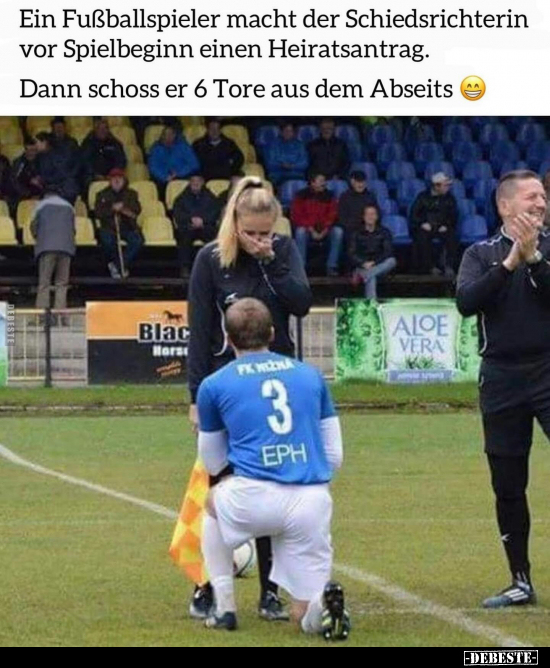 Ein Fußballspieler macht der Schiedsrichterin vor.. - Lustige Bilder | DEBESTE.de