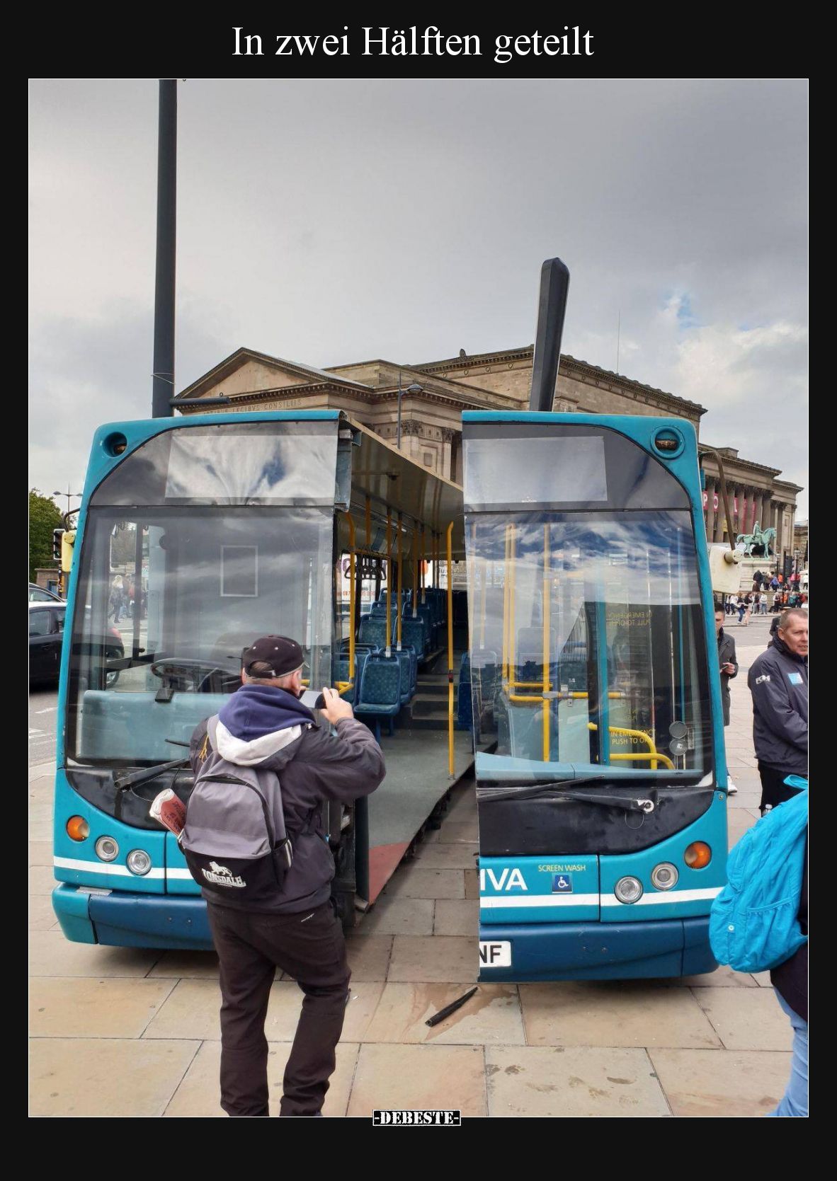 In zwei Hälften geteilt