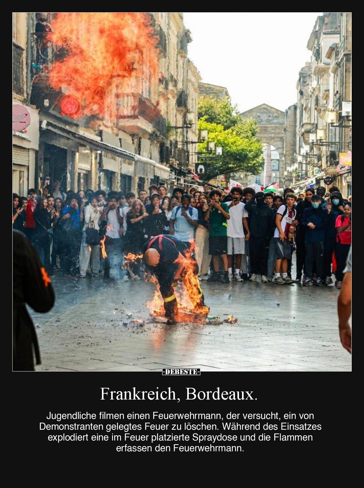 Frankreich, Bordeaux. Jugendliche filmen einen Feuerwehrmann, der versucht, ein von Demonstranten gelegtes Feuer zu löschen. ...