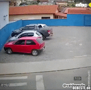 Wie konnte er nur das Doggomobil übersehen...