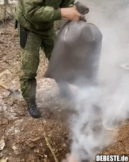 Eine interessante Art, ein Lagerfeuer zu entfachen..