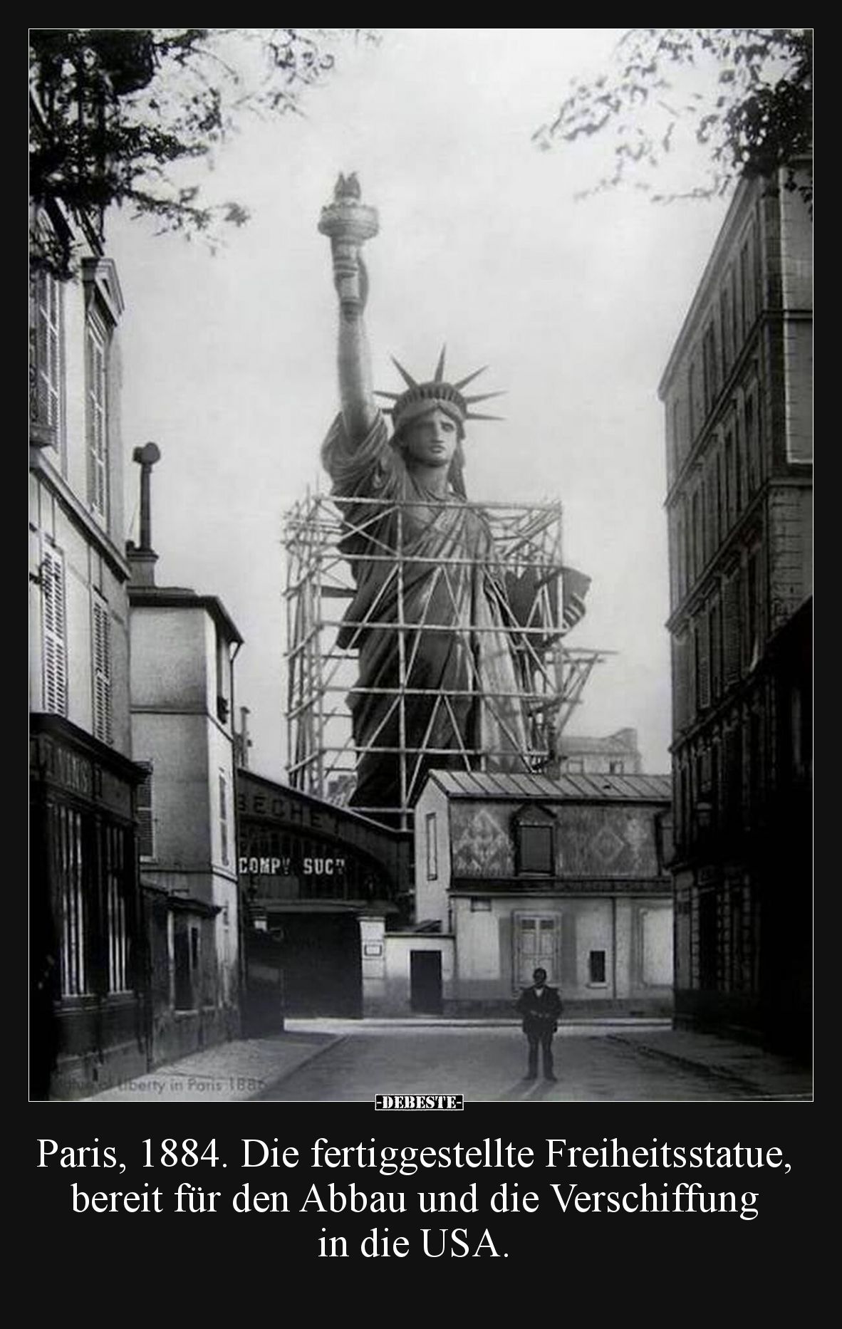 Paris, 1884. Die fertiggestellte Freiheitsstatue, bereit für den Abbau und die Verschiffung in die USA.