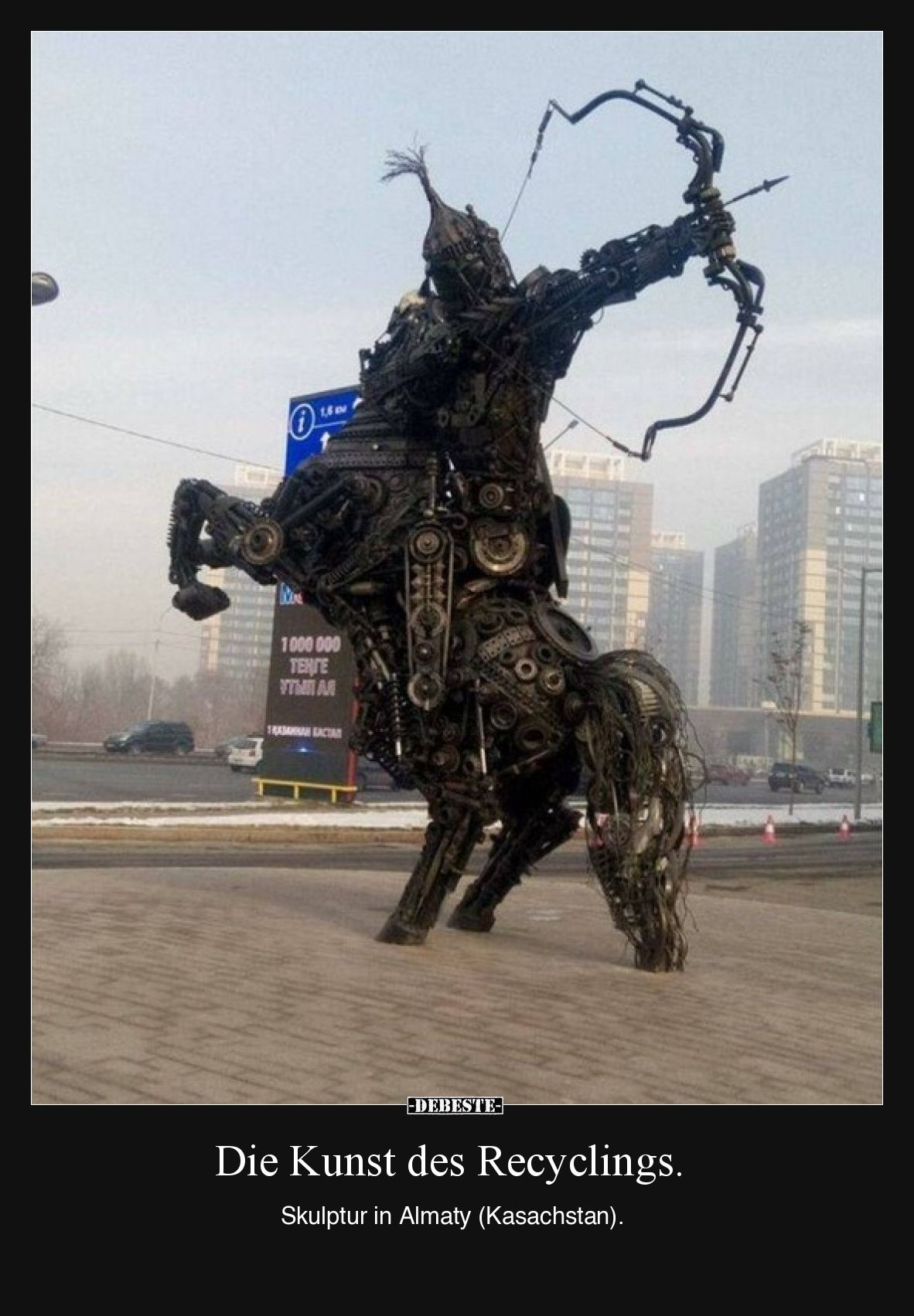 Die Kunst des Recyclings. Skulptur in Almaty (Kasachstan).