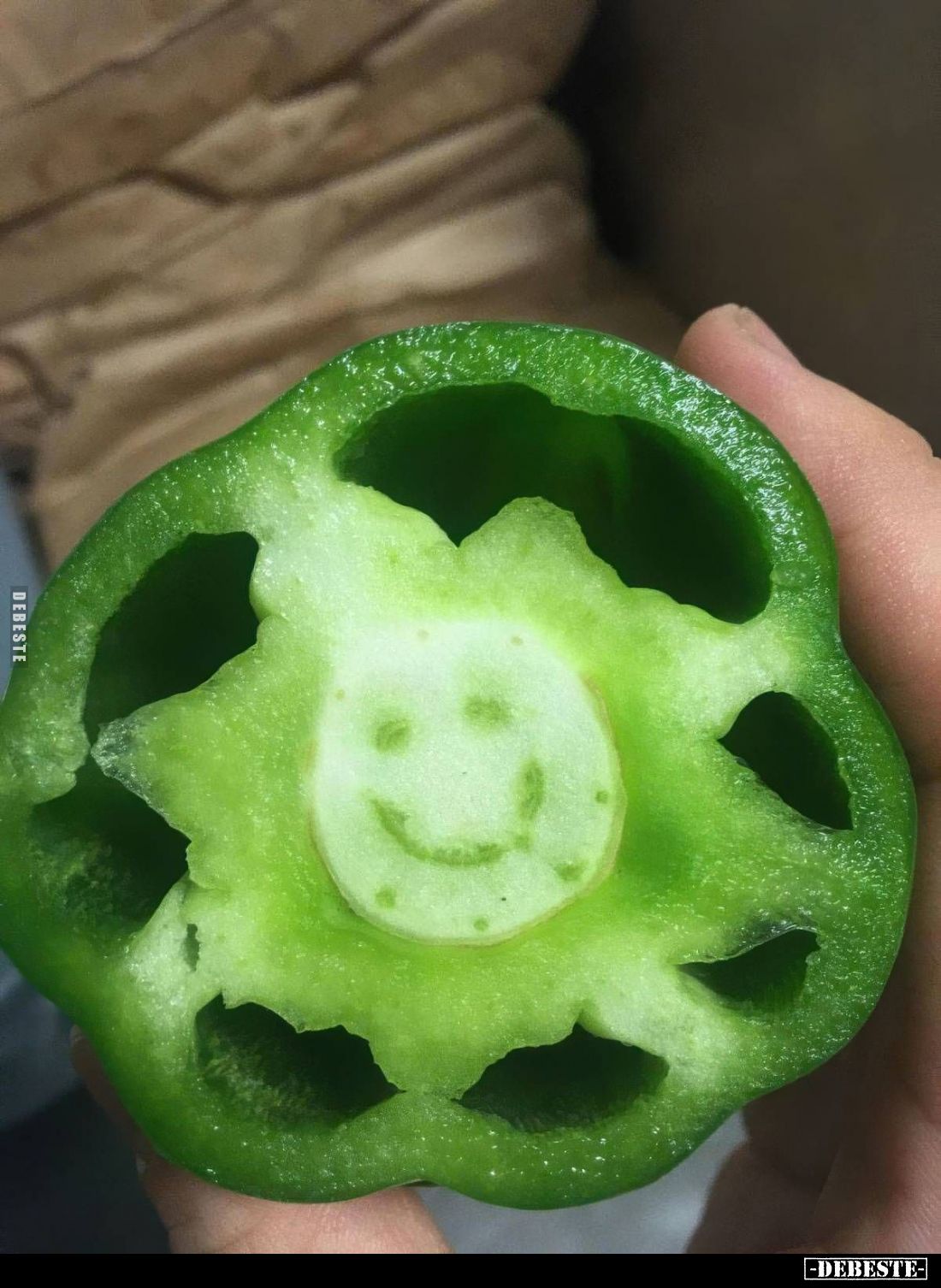 ☻