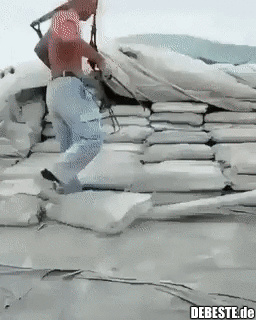 Helfer in der Bandscheibenproduktion.