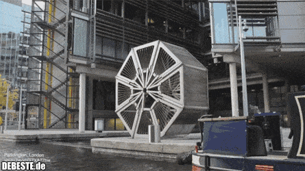 Hier ist eine kompakte, klappbare Brücke.