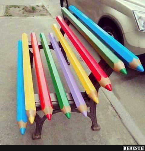 So müssen Bänke auf einem Schulhof aussehen!