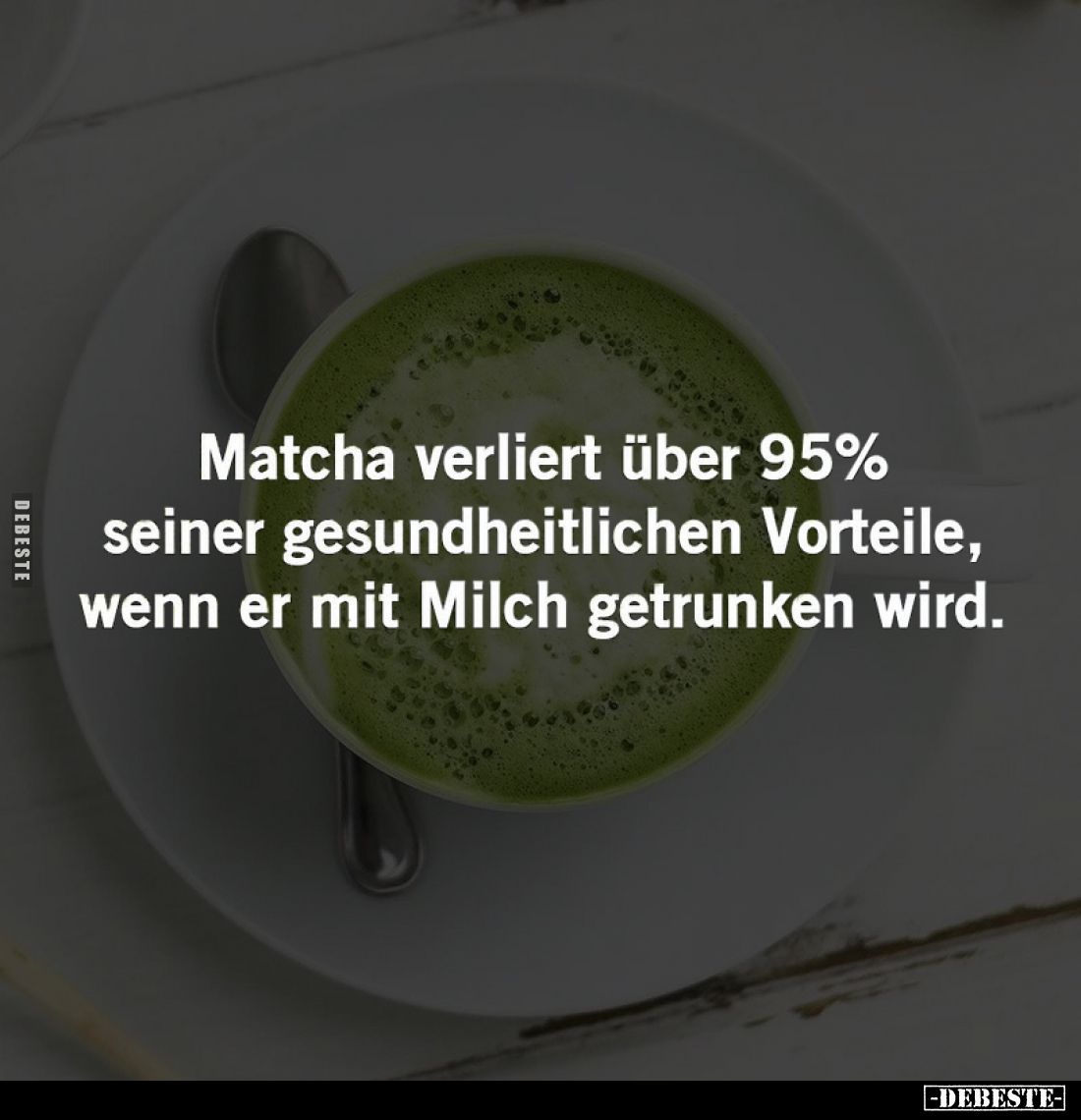 Matcha verliert über 95% seiner gesundheitlichen Vorteile, wenn er mit Milch getrunken wird.