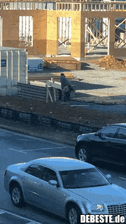 Der Boss ist da, tut so als würdet ihr arbeiten..