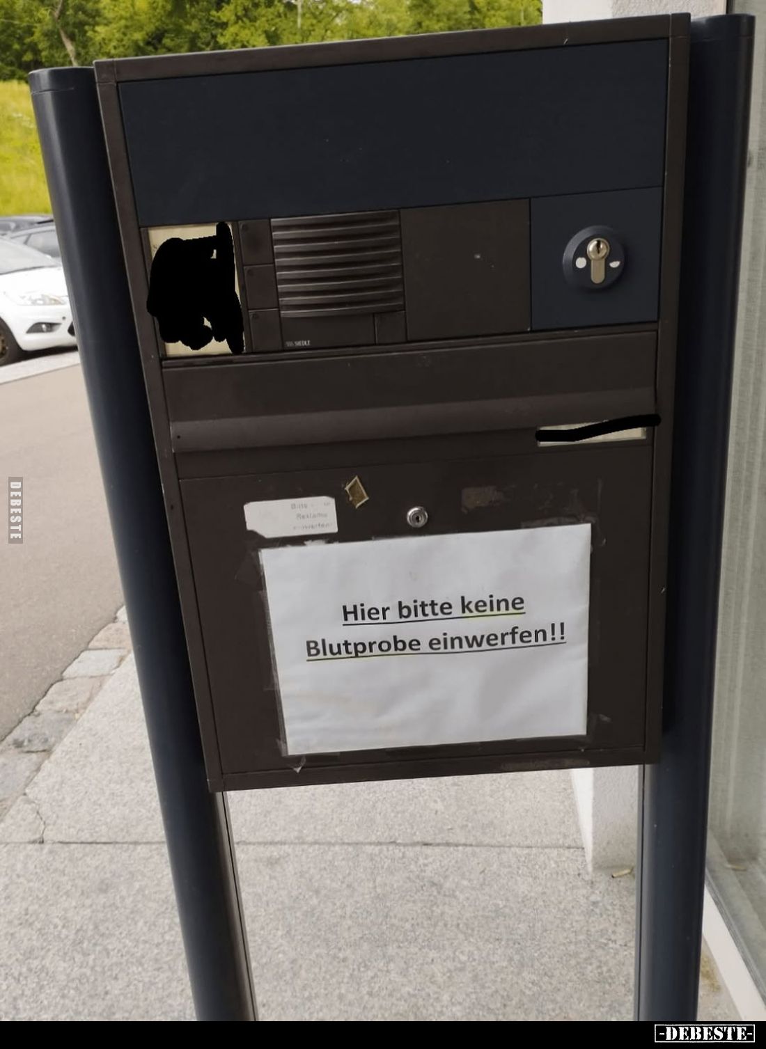 Hier bitte keine Blutprobe einwerfen!!