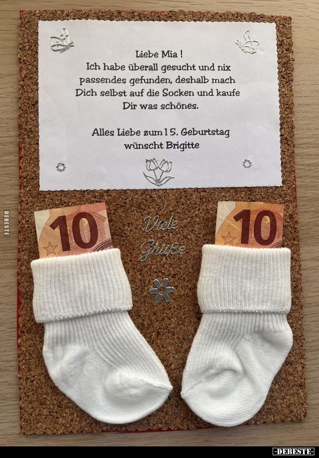 Liebe Mia!
Ich habe überall gesucht und nix passendes gefunden, deshalb mach Dich selbst auf die Socken und kaufe Dir was sc...