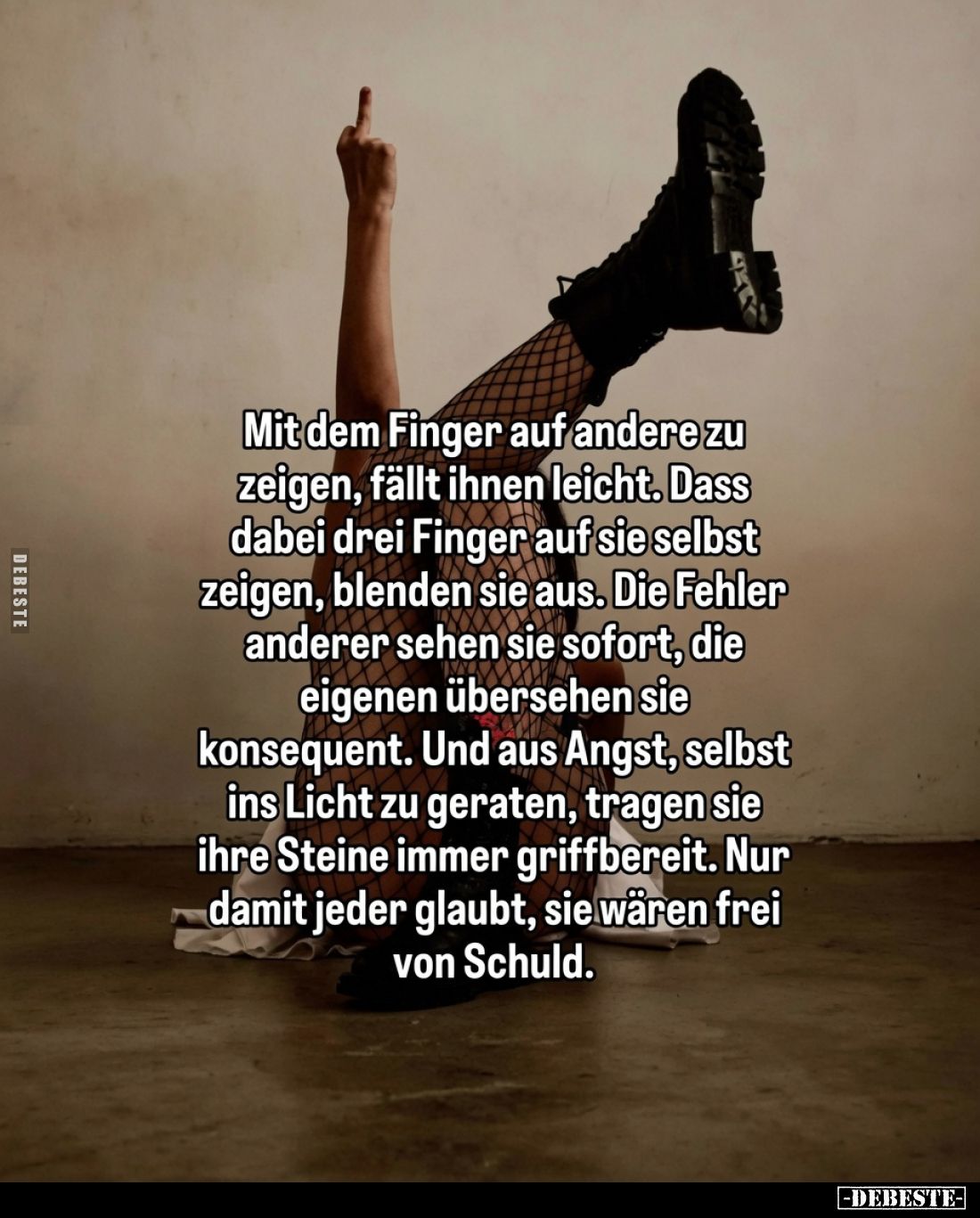 Mit dem Finger auf andere zu zeigen, fällt ihnen leicht.
Dass dabei drei Finger auf sie selbst zeigen, blenden sie aus.
Die...