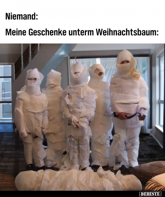 Niemand: Meine Geschenke unterm Weihnachtsbaum.. - Lustige Bilder | DEBESTE.de