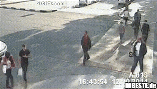 Arbeitet bei einer Versicherung...