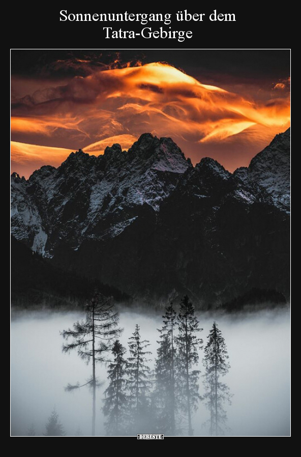 Sonnenuntergang über dem Tatra-Gebirge..