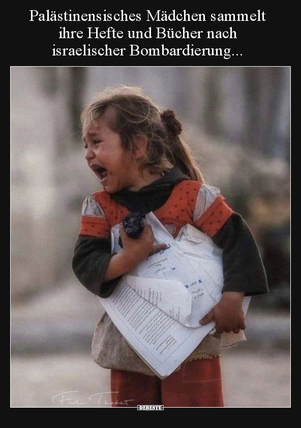 Palästinensisches Mädchen sammelt ihre Hefte und Bücher..