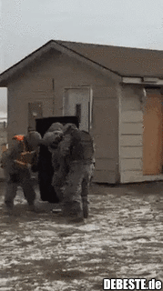 Die Tür ist jetzt praktisch offen...