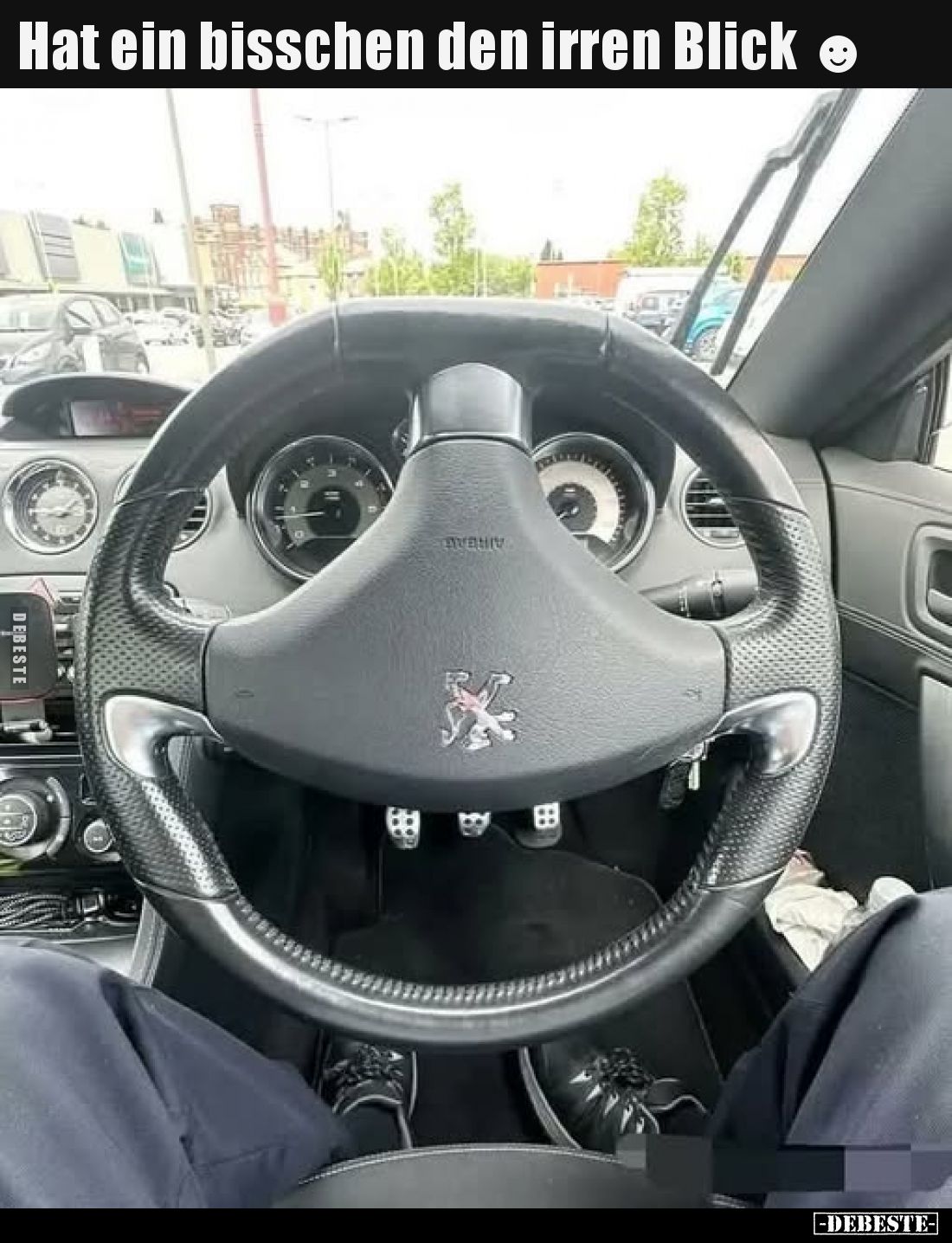 Hat ein bisschen den irren Blick.