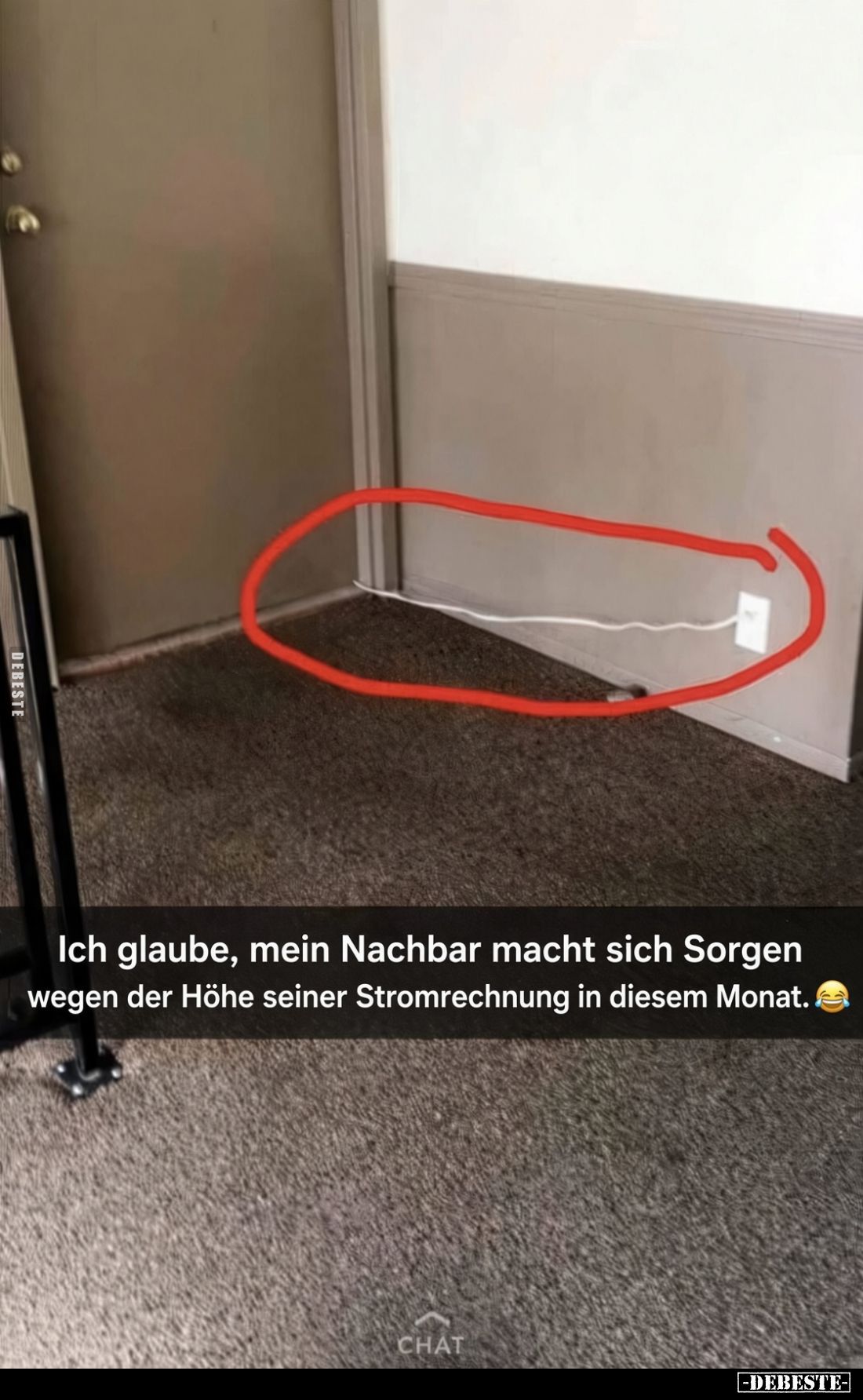 Ich glaube, mein Nachbar macht sich Sorgen wegen der Höhe seiner Stromrechnung in diesem Monat.