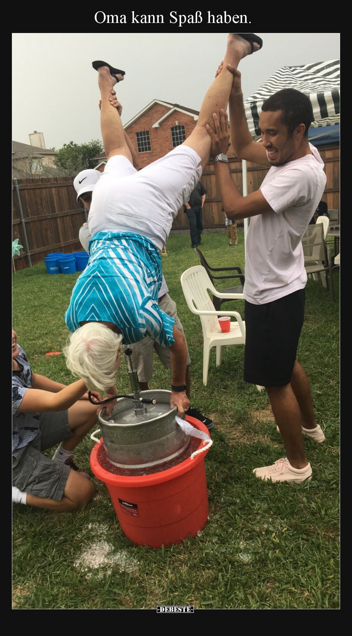 Oma kann Spaß haben.