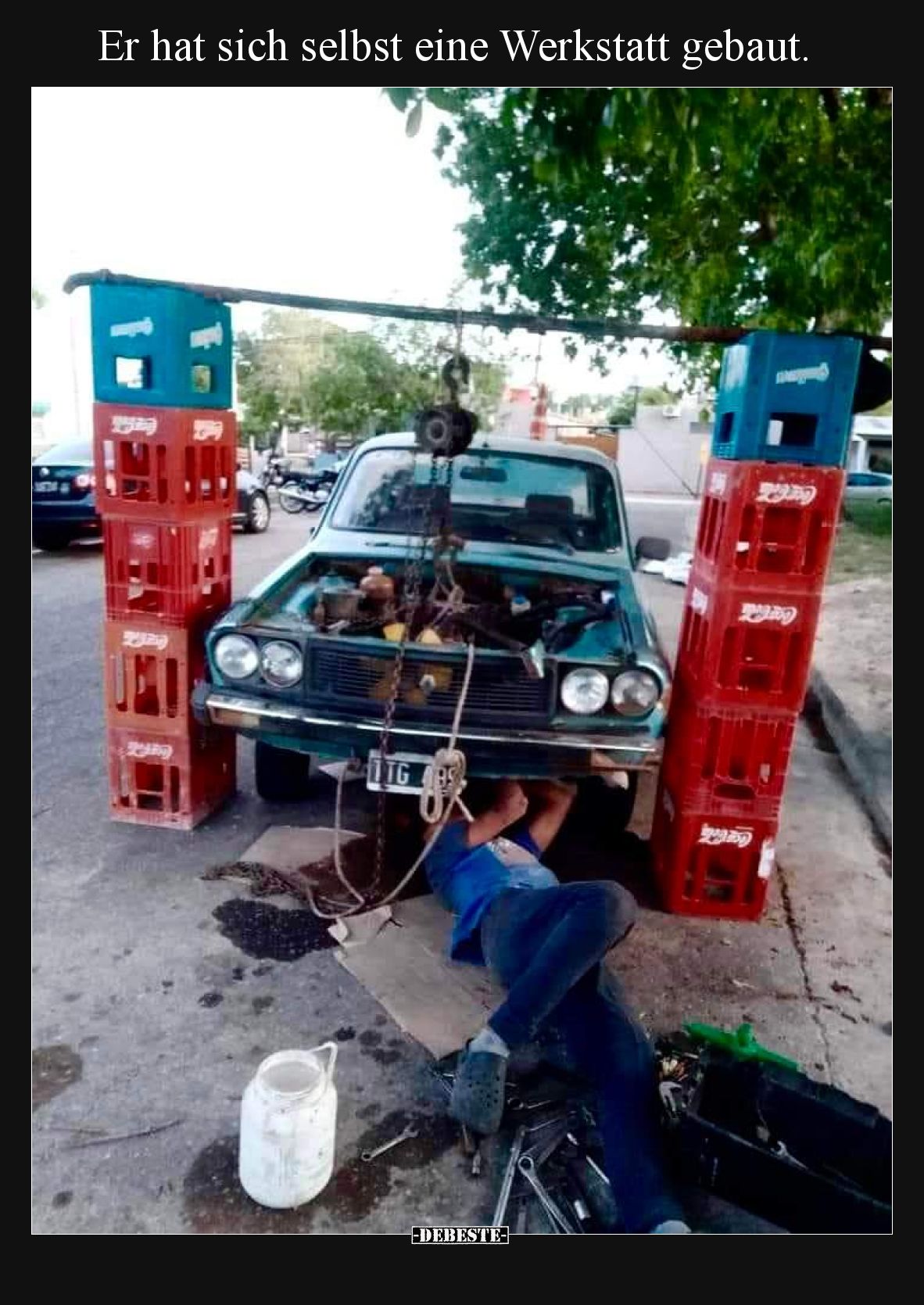 Er hat sich selbst eine Werkstatt gebaut.