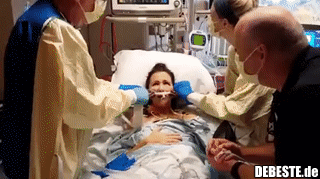 Eine junge Frau macht nach einer Lungentransplantation ihren ersten Atemzug.. - Lustige Bilder | DEBESTE.de