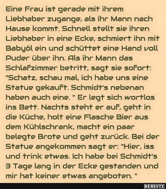 Eine Frau ist gerade mit ihrem..