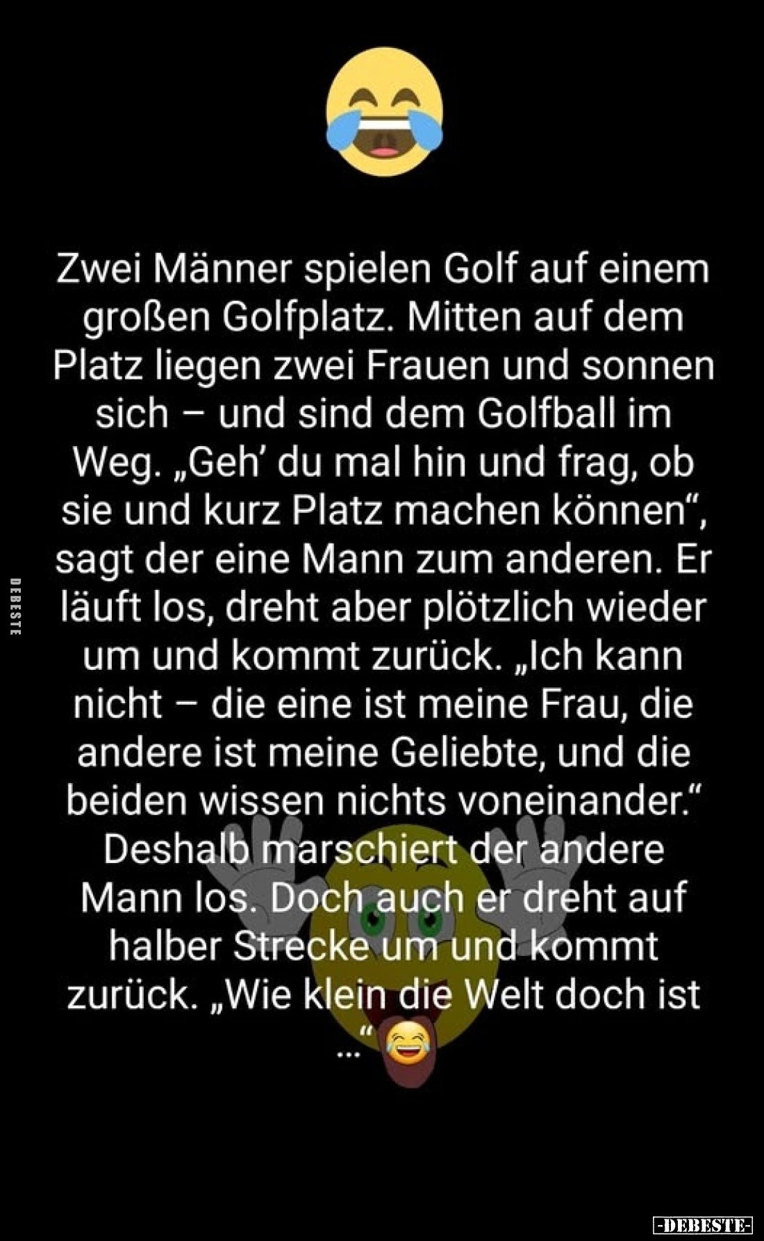 Zwei Männer spielen Golf auf einem großen Golfplatz. Mitten auf dem Platz liegen zwei Frauen und sonnen sich und sind dem Gol...