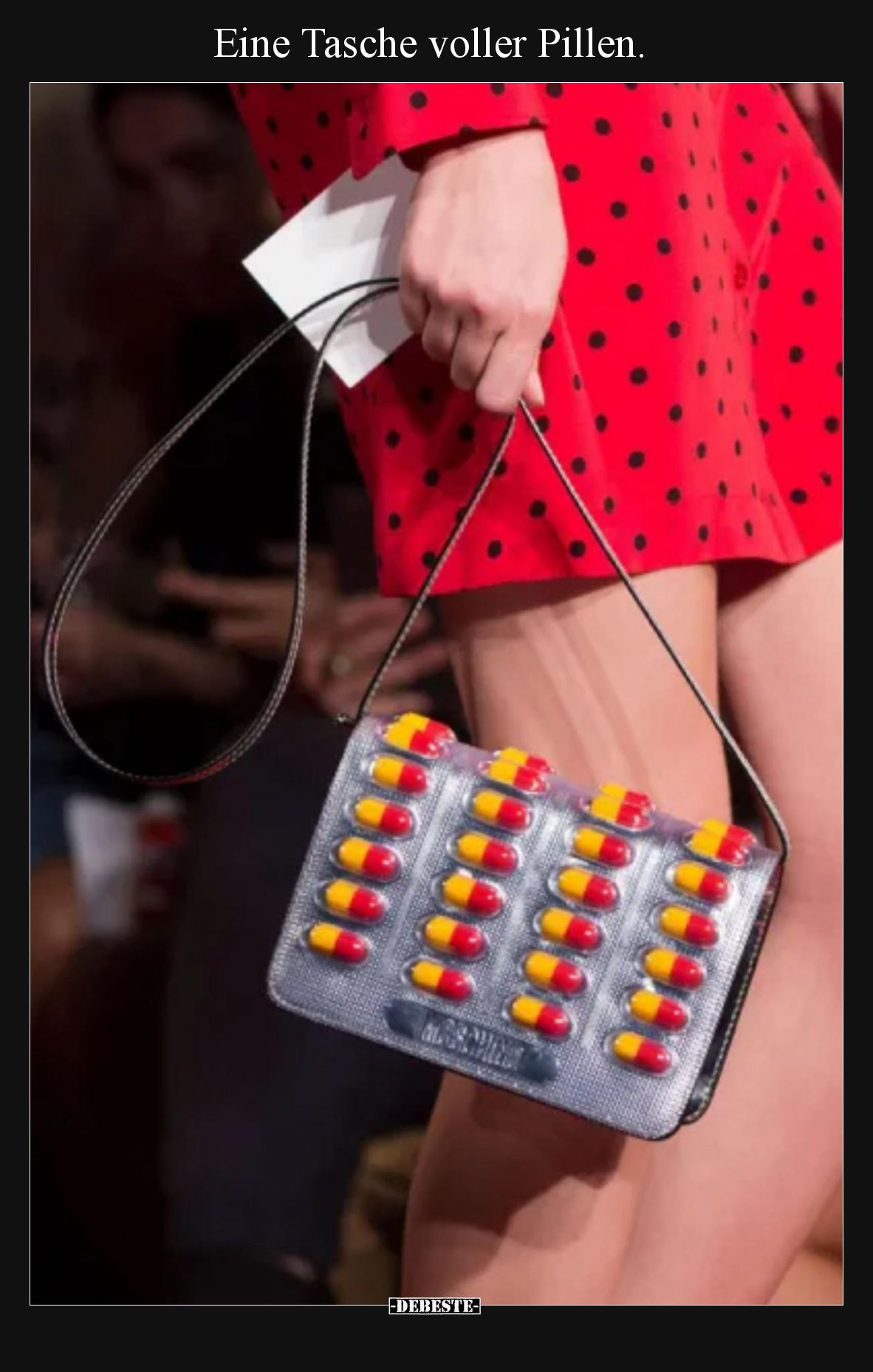 Eine Tasche voller Pillen.